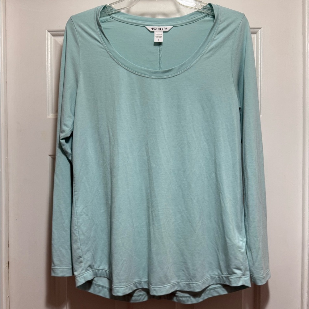 Athleta women’s Light Blue Long Sleeve Top